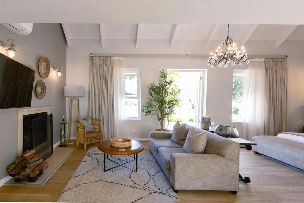 Lavender Farm Boutique Guest House 프란쉬후크 외부 사진